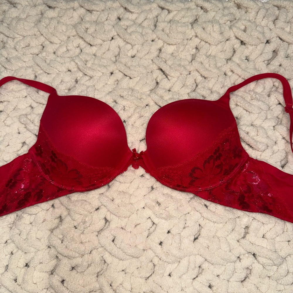 Victoria Secret Push Up Bra

Never worn